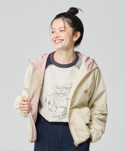 KRIFF MAYER Lady's Collection（クリフメイヤーレディースコレクション）の「【リバーシブル・2WAY】ひっくりライトジャケット（マウンテンパーカー・レディース・ベージュ/チャコール/ライトブルー/ナチュラル・LARGE/MEDIUM）」の5枚目の写真