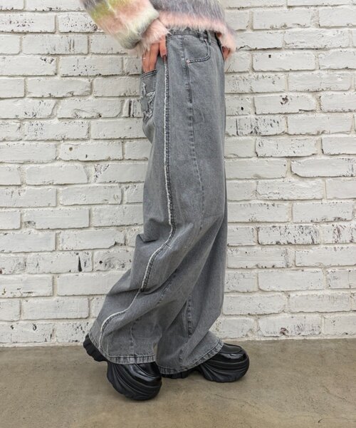 w closet（ダブルクローゼット）の「星ポケットカーブデニム（デニムパンツ・レディース・ブラウン/カーキ/グレー・SMALL/MEDIUM）」の4枚目の写真