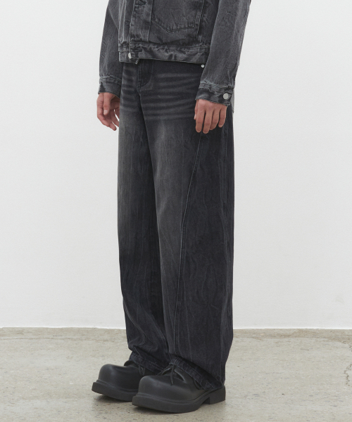 DECET(デケト)の「Curved Wide Jeans DCPT033CRBlackB(デニムパンツ・レディース・その他・26/28/30/34/32)」の1枚目の写真