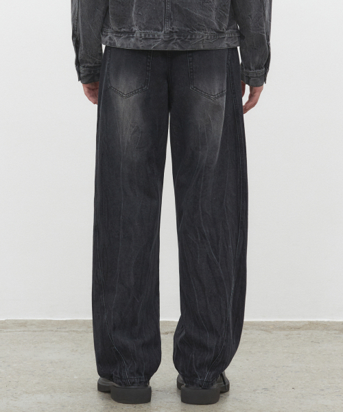 DECET(デケト)の「Curved Wide Jeans DCPT033CRBlackB(デニムパンツ・レディース・その他・26/28/30/34/32)」の4枚目の写真