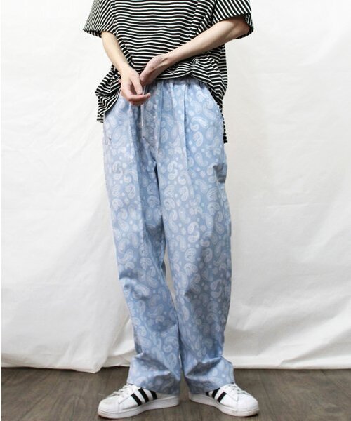 DEMARC(ドゥマーク)の「ペイズリー ワイドフィット トラックパンツ スカイブルー(その他パンツ・メンズ・その他・LARGE)」の1枚目の写真