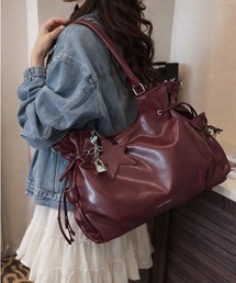 pyornim（ピョルニム）の「【26年春夏新作】【2WAY】【2点セット】【A4サイズ対応】フェイクレザースターチャーム付きショルダーボストンバッグ（トートバッグ）」