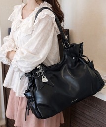 pyornim（ピョルニム）の「【26年春夏新作】【2WAY】【2点セット】【A4サイズ対応】フェイクレザースターチャーム付きショルダーボストンバッグ（トートバッグ）」