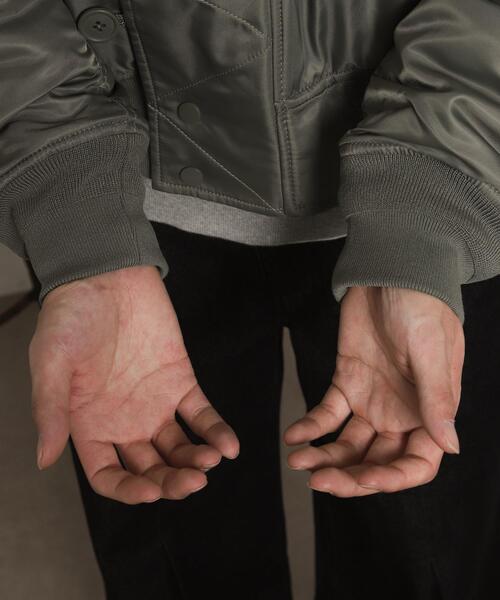 LUCY(ルーシー)の「LUCY/ナイロンスタンドブルゾン(ミリタリージャケット・メンズ・カーキ/ブラック・MEDIUM/LARGE)」の8枚目の写真