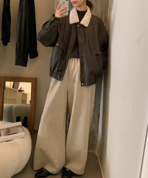 FREE STYLISTS(フリー スタイリスト)の「YUGA_YGMC Lapel fleece-lined leather jacket(ブルゾン・レディース・ブラック/ブラウン・FREE)」の4枚目の写真