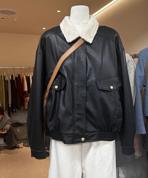 FREE STYLISTS(フリー スタイリスト)の「YUGA_YGMC Lapel fleece-lined leather jacket(ブルゾン・レディース・ブラック/ブラウン・FREE)」の11枚目の写真