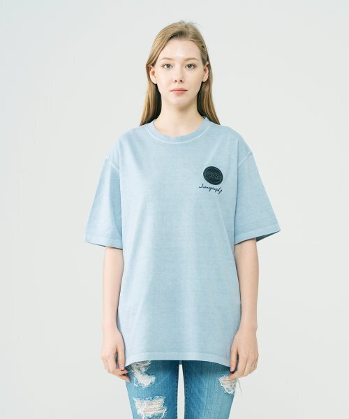 ICONOGRAPHY(アイコノグラフィー)の「PIGMENT EMBLEM SILICONE VOLUME PRINT RSBL(Tシャツ/カットソー・レディース・スカイブルー・MEDIUM/LARGE)」の3枚目の写真
