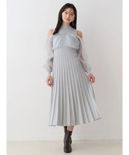 MERCURYDUO（マーキュリーデュオ）の「異素材ドッキングプリーツフレアニットワンピース（ワンピース・レディース・ブラック/アイボリー/ライトグレー・MEDIUM/SMALL）」の10枚目の写真