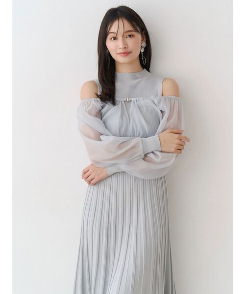 MERCURYDUO（マーキュリーデュオ）の「異素材ドッキングプリーツフレアニットワンピース（ワンピース・レディース・ブラック/アイボリー/ライトグレー・MEDIUM/SMALL）」の12枚目の写真