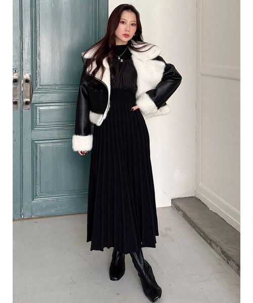 MERCURYDUO(マーキュリーデュオ)の「異素材ドッキングプリーツフレアニットワンピース(ワンピース・レディース・アイボリー/ライトグレー/ブラック・SMALL/MEDIUM)」の15枚目の写真