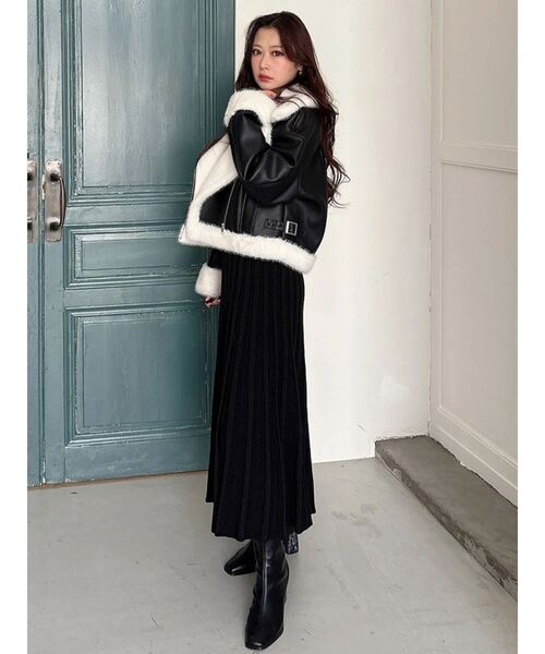 MERCURYDUO(マーキュリーデュオ)の「異素材ドッキングプリーツフレアニットワンピース(ワンピース・レディース・アイボリー/ライトグレー/ブラック・SMALL/MEDIUM)」の14枚目の写真