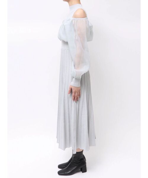 MERCURYDUO(マーキュリーデュオ)の「異素材ドッキングプリーツフレアニットワンピース(ワンピース・レディース・アイボリー/ライトグレー/ブラック・SMALL/MEDIUM)」の12枚目の写真