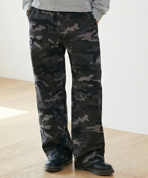 MAHAGRID(マハグリッド)の「『mahagrid/マハグリッド』 Camo Applique Sweatpants/カモアプリケスウェットパンツ(スウェットパンツ・メンズ・ブラック/グリーン/グレー・M)」の2枚目の写真