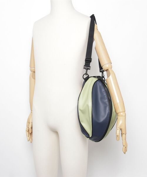 styles(スタイルス)の「Hombre Nino BALL BAG HN0241-AC0001(ショルダーバッグ・メンズ・ネイビー・ONE SIZE)」の5枚目の写真