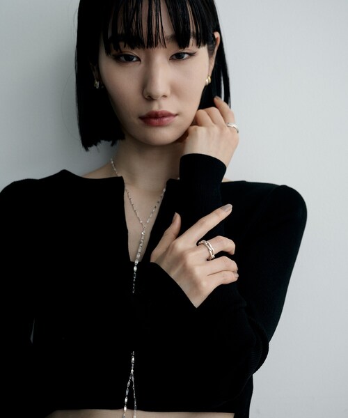 COCOSHNIK ONKITSCH(ココシュニックオンキッチュ)の「シルバー ロングカーブチェーンモチーフリング(16号、18号)(リング・レディース・シルバー・16/18)」の6枚目の写真