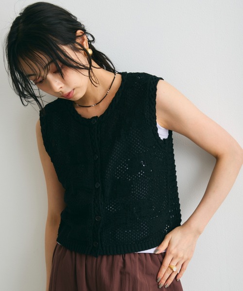 Trish(トリッシュ)の「ループヤーン前開きベスト(ベスト・レディース・ホワイト/ブラック・MEDIUM)」の21枚目の写真