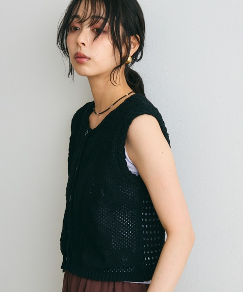 Trish(トリッシュ)の「ループヤーン前開きベスト(ベスト・レディース・ホワイト/ブラック・MEDIUM)」の20枚目の写真