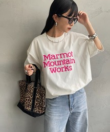 Marmot（マーモット）の「【WEB先行予約】[Marmot マーモット] 別注 ドローコード付き クロップド プリントTシャツ（Tシャツ/カットソー）」