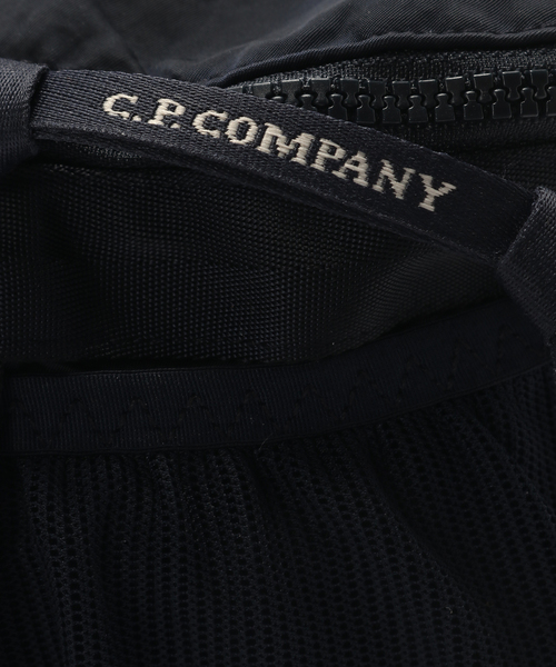 C.P. COMPANY（シーピーカンパニー）の「C.P.Company / シーピーカンパニー NYLON B LENS WAISTBAG（ボディバッグ/ウエストポーチ・メンズ・カーキ/グレー/ネイビー/ブラック・FREE）」の13枚目の写真