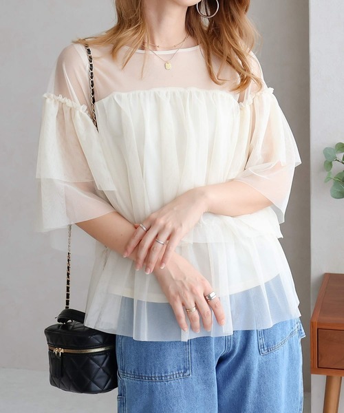 B.I.D.(ビーアイディー)の「《ティアードチュールブラウス》(シャツ/ブラウス・レディース・グレー/アイボリー/ブラック・M)」の2枚目の写真