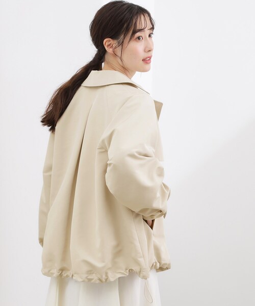 grove（グローブ）の「【貴島明日香さん着用】【撥水／シルエット2WAY】軽やかミドルトレンチコート（トレンチコート・レディース・ネイビー/ベージュ/ナチュラル/カーキ・02/03/04/01/05）」の13枚目の写真