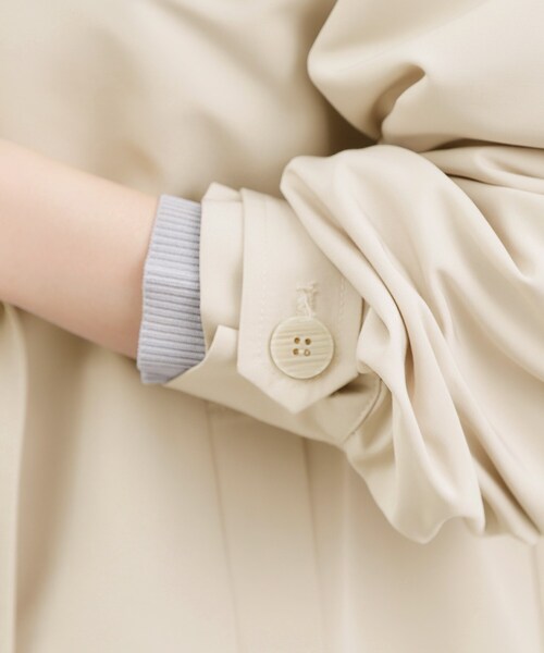 grove（グローブ）の「◆【撥水／シルエット2WAY】軽やかミドルトレンチコート（トレンチコート・レディース・ネイビー/ベージュ/ナチュラル/カーキ・02/03/04）」の6枚目の写真