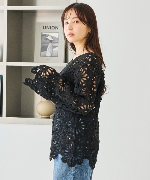 LAVEANGE（ラビアンジェ）の「クロシェニットプルオーバー（ニット/セーター・レディース・ブラック/アイボリー・F）」の7枚目の写真