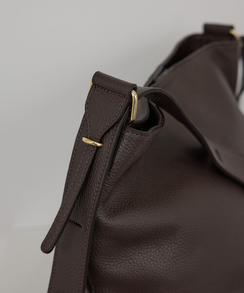 SALON adam et rope'（サロン アダム エ ロペ）の「【AULENTTI（オーレンティ）】BUCKETBAG（ショルダーバッグ・レディース・ダークブラウン・FREE）」の4枚目の写真