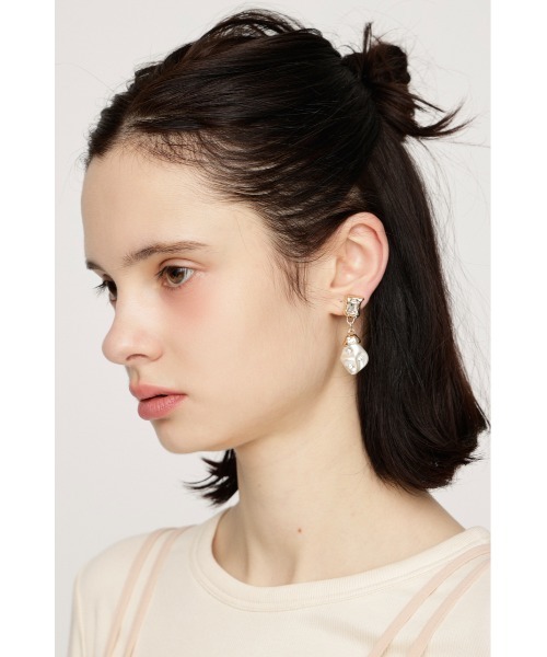 SLY（スライ）の「JEWELED F/PEARL EARRING ジュエルドフェイクパールイヤリング（イヤリング・レディース・ゴールド/シルバー・FREE）」の7枚目の写真