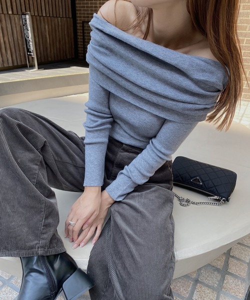 nananamoe(ナナナモエ)の「gather turnup off shoulder knit / ギャザーターンアップオフショルダーニット(ニット/セーター・レディース・チャコールグレー/グレー/アイボリー・FREE)」の3枚目の写真