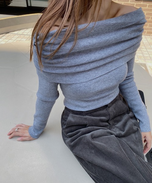 nananamoe(ナナナモエ)の「gather turnup off shoulder knit / ギャザーターンアップオフショルダーニット(ニット/セーター・レディース・チャコールグレー/グレー/アイボリー・FREE)」の8枚目の写真