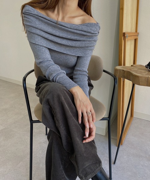 nananamoe(ナナナモエ)の「gather turnup off shoulder knit / ギャザーターンアップオフショルダーニット(ニット/セーター・レディース・チャコールグレー/グレー/アイボリー・FREE)」の10枚目の写真