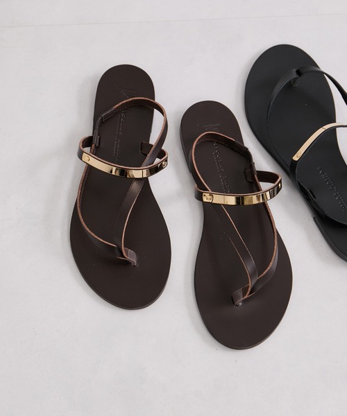 NICOLAS LAINAS（ニコラスライナス）の「【NICOLAS LAINAS(ニコラスライナス)】プレートトングサンダル（サンダル・レディース・ブラック系その他/ブラウン系その他・39/37/35）」の2枚目の写真