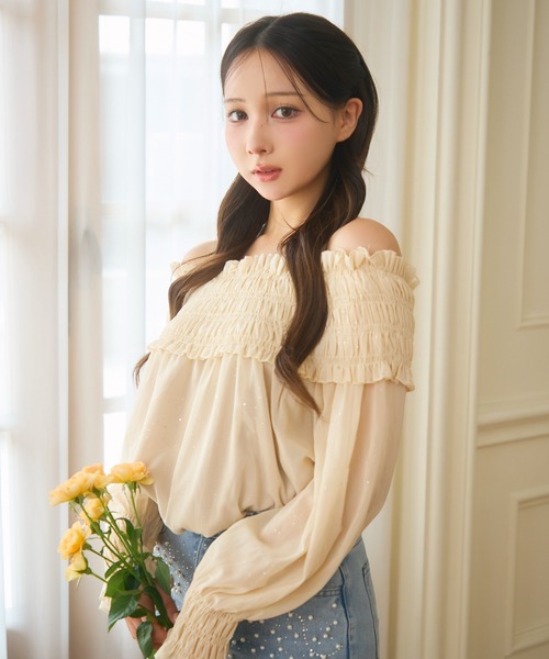 TITTY&CO.（ティティーアンドコー）の「シャーリングフリルラメオフショルダートップス長袖（シャツ/ブラウス・レディース・ベージュ/ピンク・FREE）」の21枚目の写真