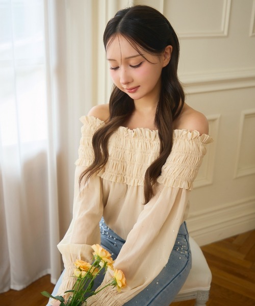 TITTY&CO.（ティティーアンドコー）の「シャーリングフリルラメオフショルダートップス長袖（シャツ/ブラウス・レディース・ベージュ/ピンク・FREE）」の22枚目の写真