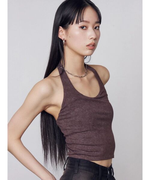 EMODA（エモダ）の「ホルターネックリブタンクトップ（タンクトップ・レディース・グレー/ブラック/ブラウン・FREE）」の18枚目の写真