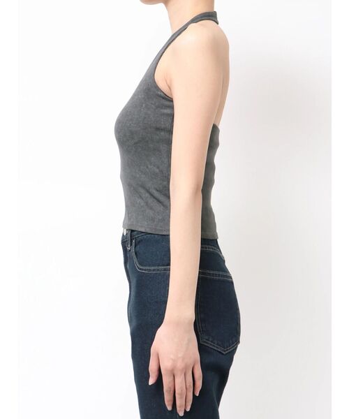 EMODA（エモダ）の「ホルターネックリブタンクトップ（タンクトップ・レディース・グレー/ブラック/ブラウン・FREE）」の13枚目の写真