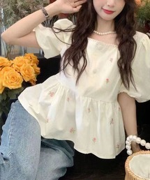GLAMOROUS JANE（グラマラスジェーン）の「小花柄刺繍ペプラムトップス（Tシャツ/カットソー）」