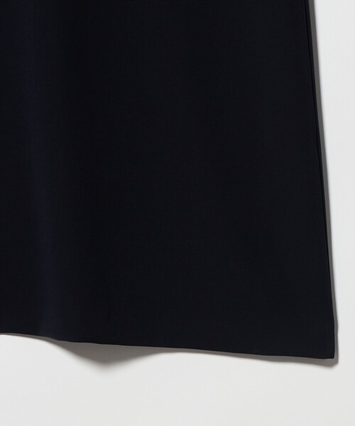 UNITED ARROWS（ユナイテッドアローズ）の「Drapy ショートスリーブ ワンピース ‐ウォッシャブル‐（ワンピース・レディース・ネイビー/ブラック・36/38）」の6枚目の写真