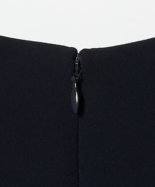 UNITED ARROWS（ユナイテッドアローズ）の「Drapy ショートスリーブ ワンピース ‐ウォッシャブル‐（ワンピース・レディース・ネイビー/ブラック・36/38）」の8枚目の写真