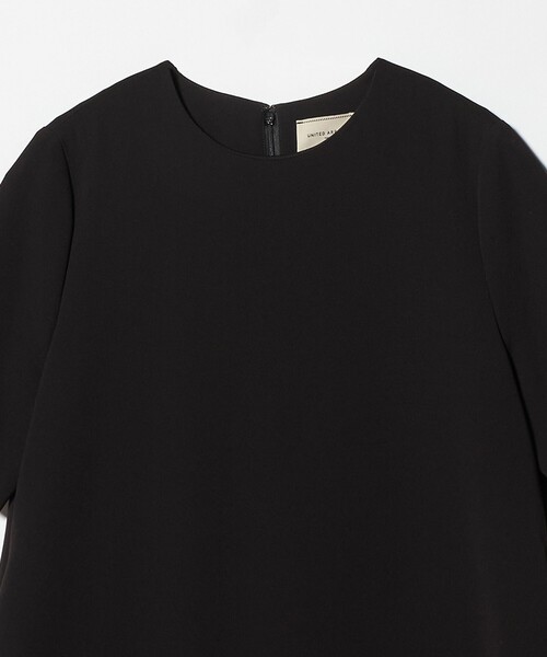 UNITED ARROWS(ユナイテッドアローズ)の「Drapy ショートスリーブ ワンピース ‐ウォッシャブル‐(ワンピース・レディース・ネイビー/ブラック・36/38)」の6枚目の写真