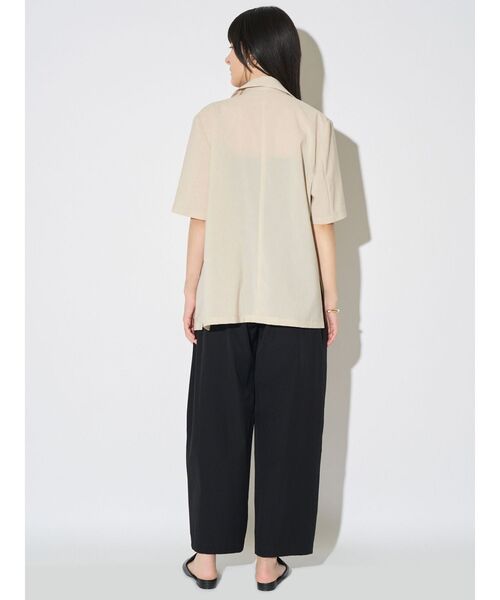 ELENDEEK（エレンディーク）の「ハーフスリーブテックジャケット【吸水速乾/UVカット/接触冷感】（テーラードジャケット・レディース・ブラック/ベージュ/ブラウン・FREE）」の13枚目の写真