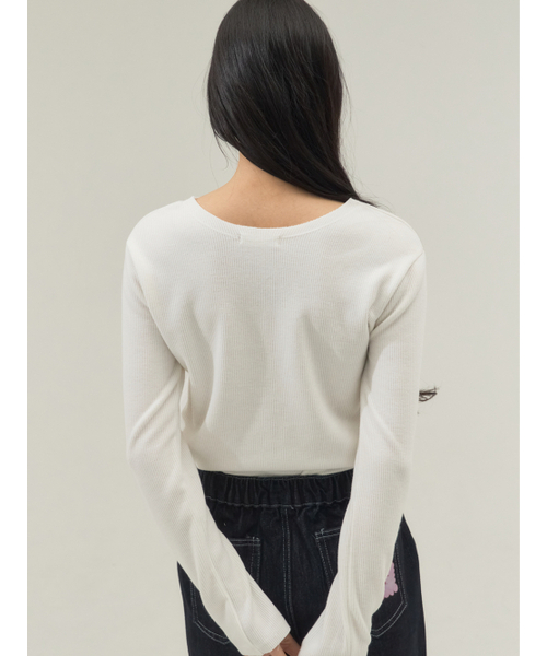 Sorry,Too Much Love(ソーリートゥーマッチラブ)の「Stretch Rib Jersey Button Placket Top_White(Tシャツ/カットソー・レディース・その他・FREE)」の4枚目の写真