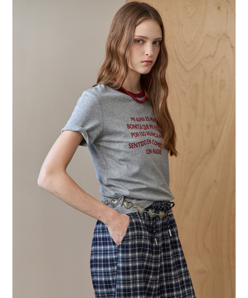 MAXZA(マージャコレクション)の「配色ラウンドネックメタルチップレタリング半袖Tシャツ(Tシャツ/カットソー・レディース・グレー/ワイン・FREE)」の6枚目の写真