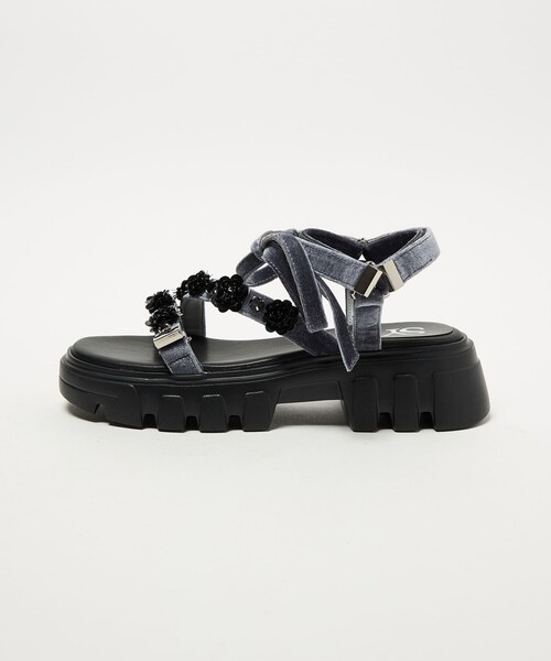 SY UNITED ARROWS(シーユナイテッドアローズ)の「<SY>フラワービジューリボン サンダル50↑(サンダル・レディース・ブラック/グレー・22.5cm/23cm/23.5cm/24cm/24.5cm)」の2枚目の写真