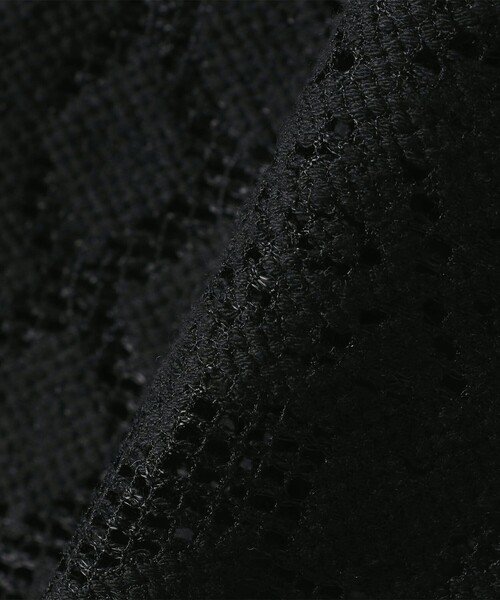 SHIPS（シップス）の「SHIPS Primary Navy Label:〈手洗い可能〉幾何学 ラッセル レース ブルゾン（ブルゾン・レディース・ブラック/ホワイト・ONE SIZE）」の4枚目の写真