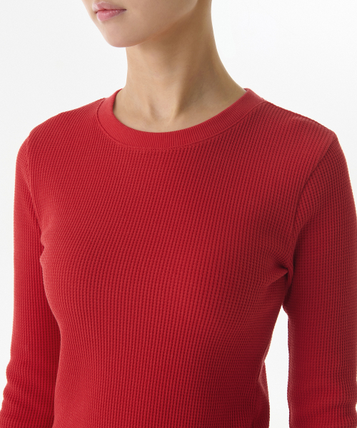 MUSINSA STANDARD WOMAN（ムシンサスタンダードウーマン）の「ウィメンズワッフルスリムクルーネック長袖Tシャツ[レッド]（Tシャツ/カットソー・レディース・その他・X-SMALL/SMALL/MEDIUM/LARGE）」の3枚目の写真
