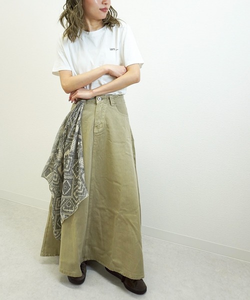 gossara(ゴサラ)の「【コーデのアクセントに】バンダナ風大判スカーフ(ストール/ショール・レディース・ネイビー/アイボリー・FREE)」の14枚目の写真