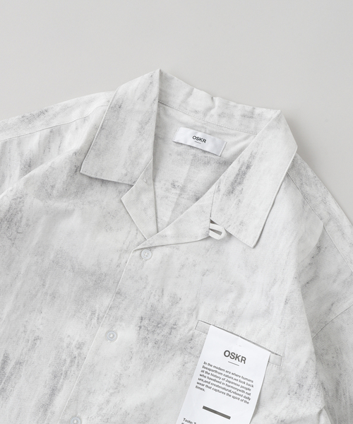 OSKR(オーエスケーアール)の「OSKR / オーエスケーアール Open Collar Graphic Print S/S Shirt(シャツ/ブラウス・メンズ・ホワイト/ブラック・MEDIUM/LARGE)」の7枚目の写真