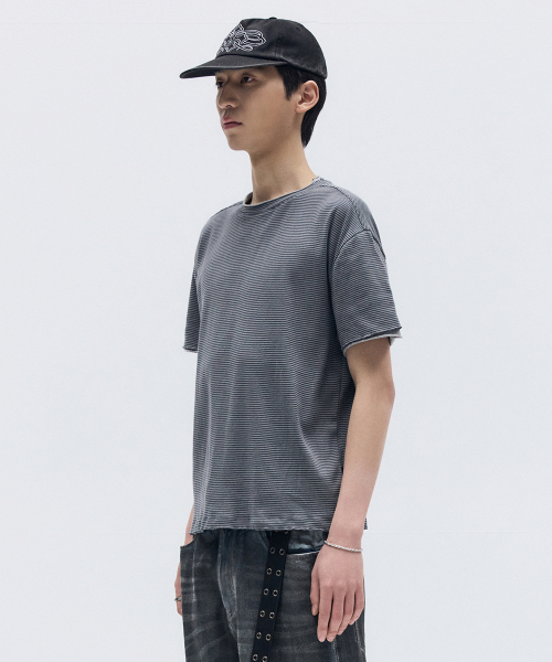 MAISON MINED(メゾンミネド)の「STRIPE LAYERED HALF T CHARCOAL(Tシャツ/カットソー・メンズ・その他・SMALL/MEDIUM/LARGE)」の4枚目の写真